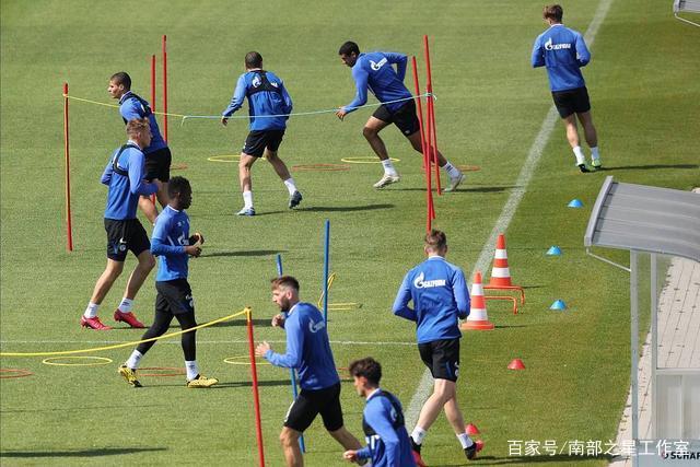 足球报：成渝引领西部崛起 中国足球将迎新格局？